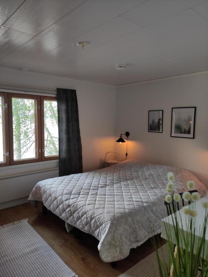 Old Finnish Lakeside With Sauna Chalet